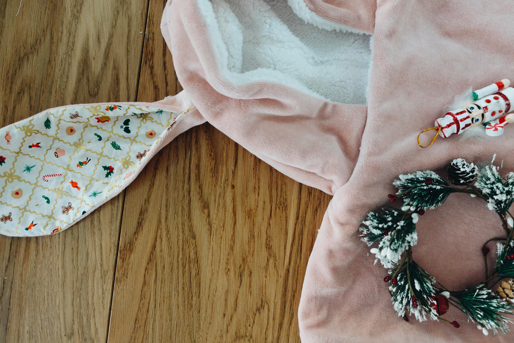 PROTOTYPE - Poncho - Holiday Argyle