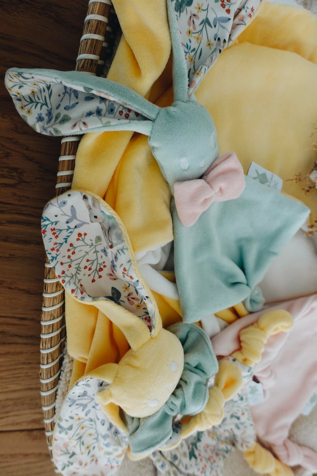 PROTOTYPE - Bébé Doudou Velours - Cottontails Blossom
