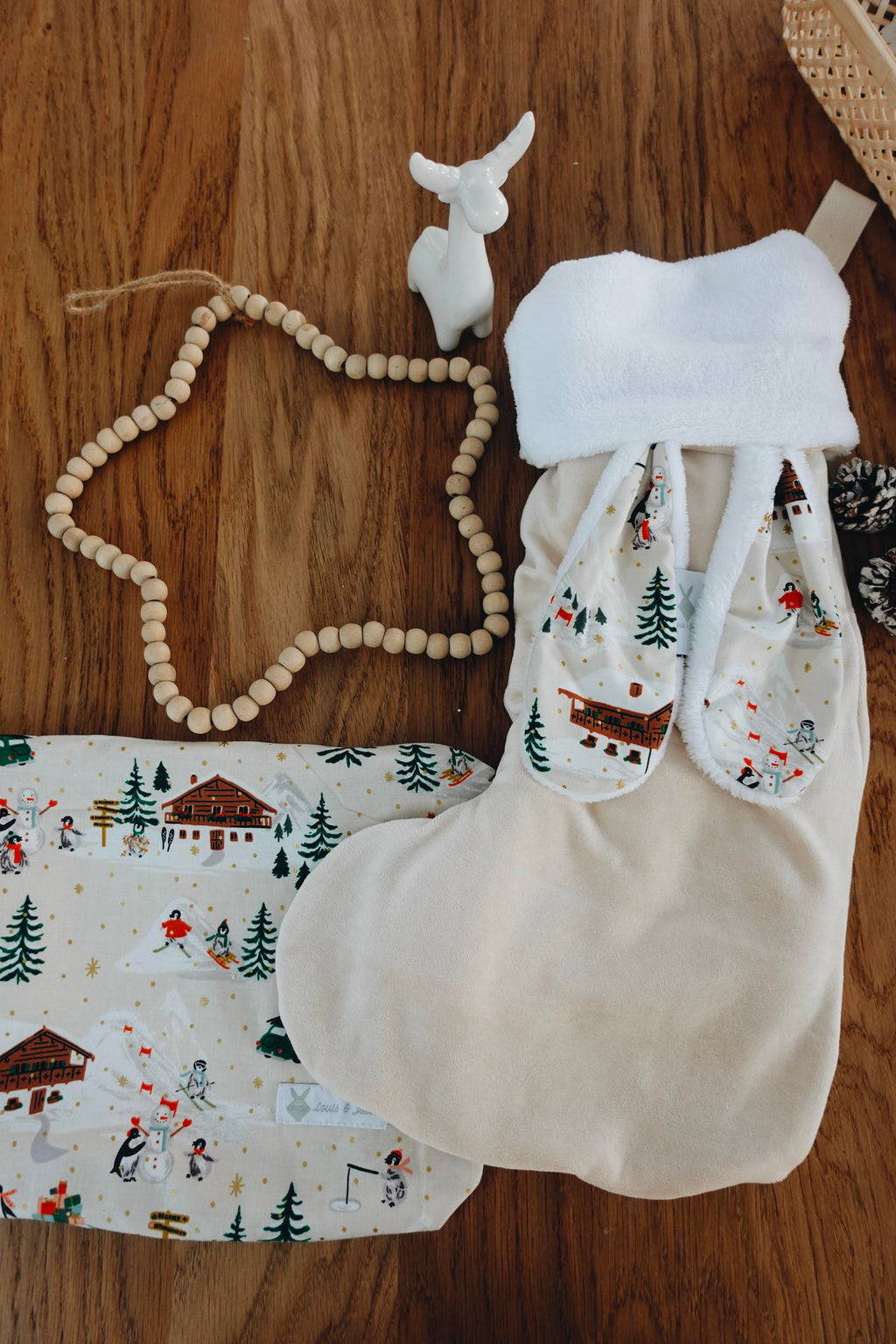 PROTOTYPE - Chaussette de Noël - Penguin Village