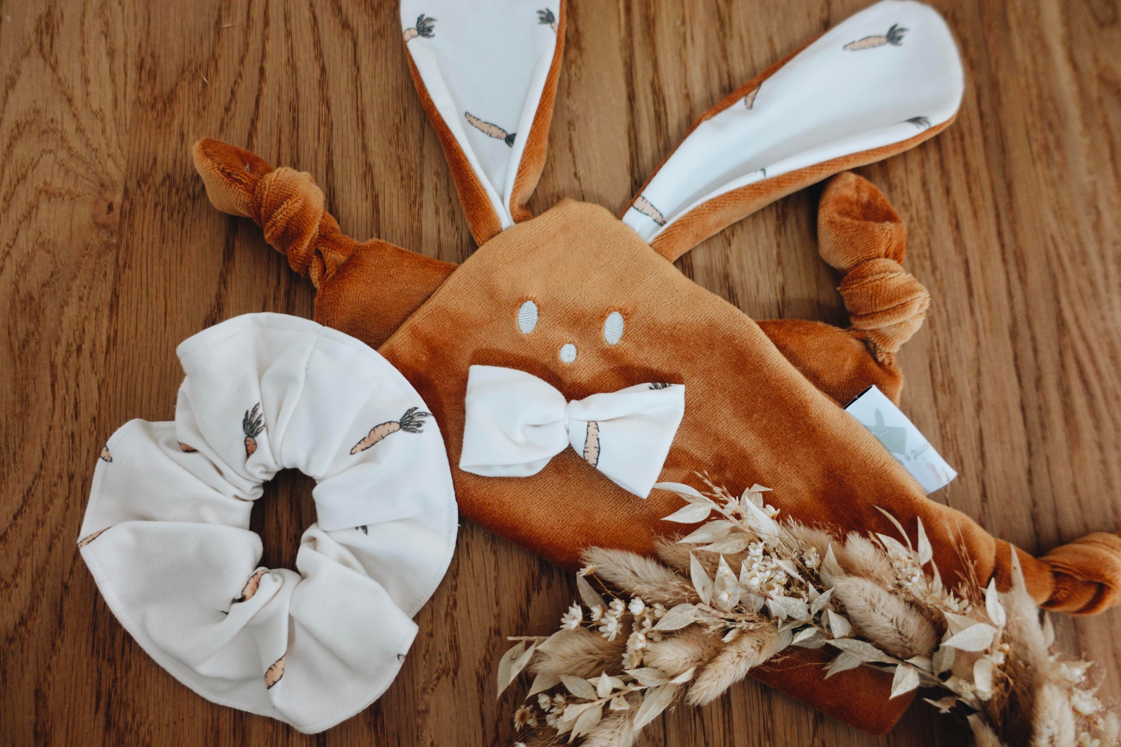 PROTOTYPE - Doudou Velours Mini Noeuds - Carrots