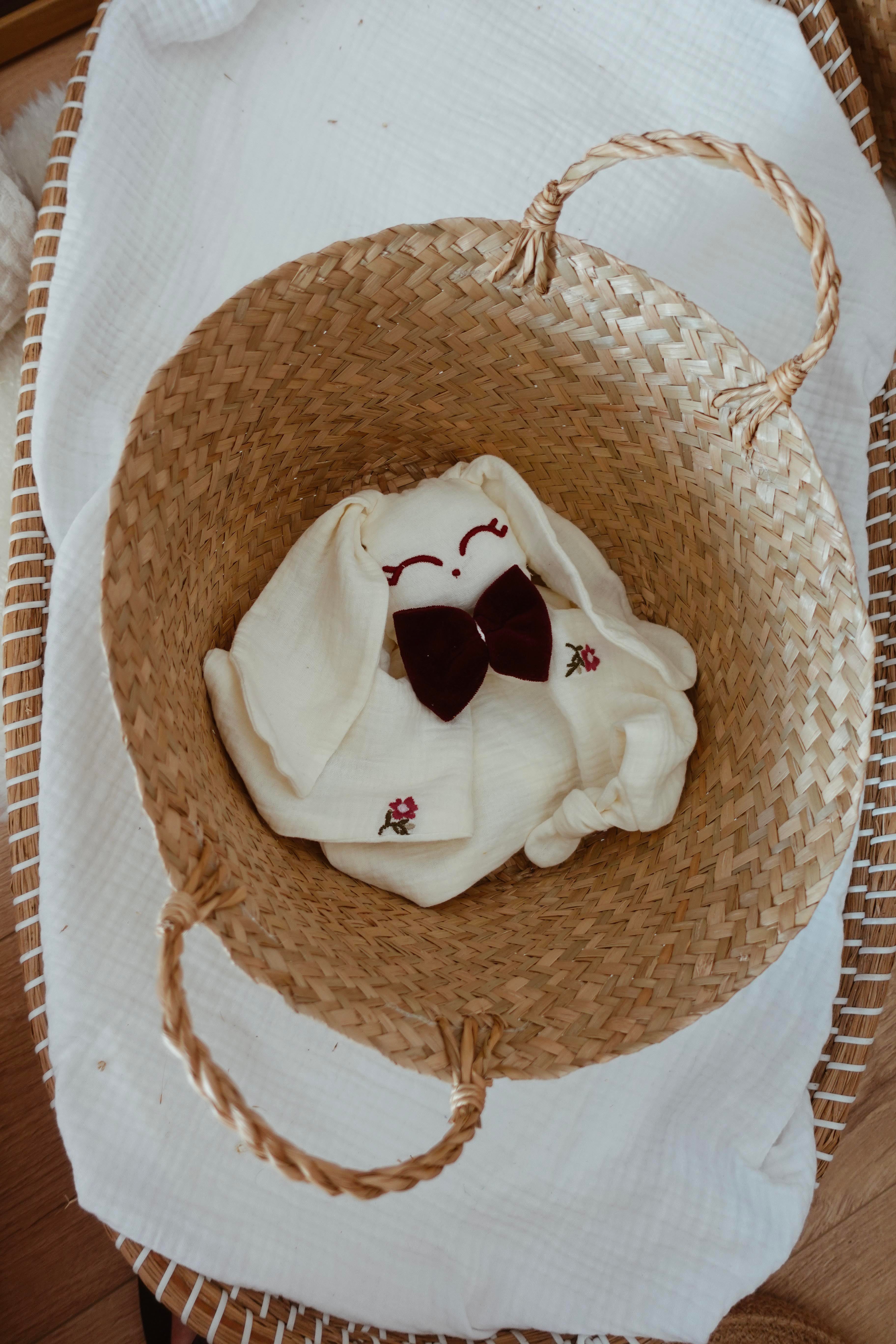 Doudou Lange Câlin Noeuds - Fleurs Brodées