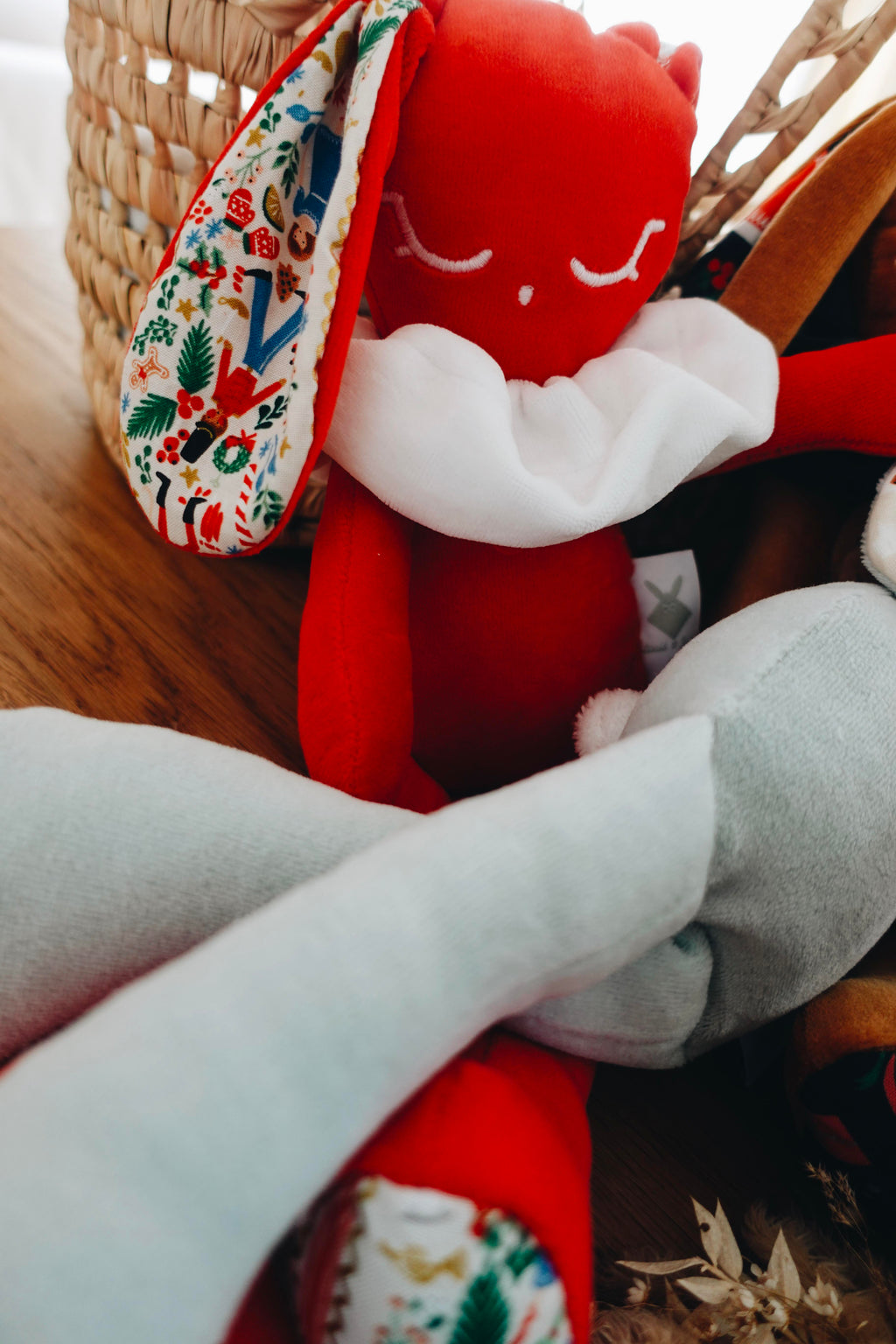 PROTOTYPE - Peluche - Deck the Halls