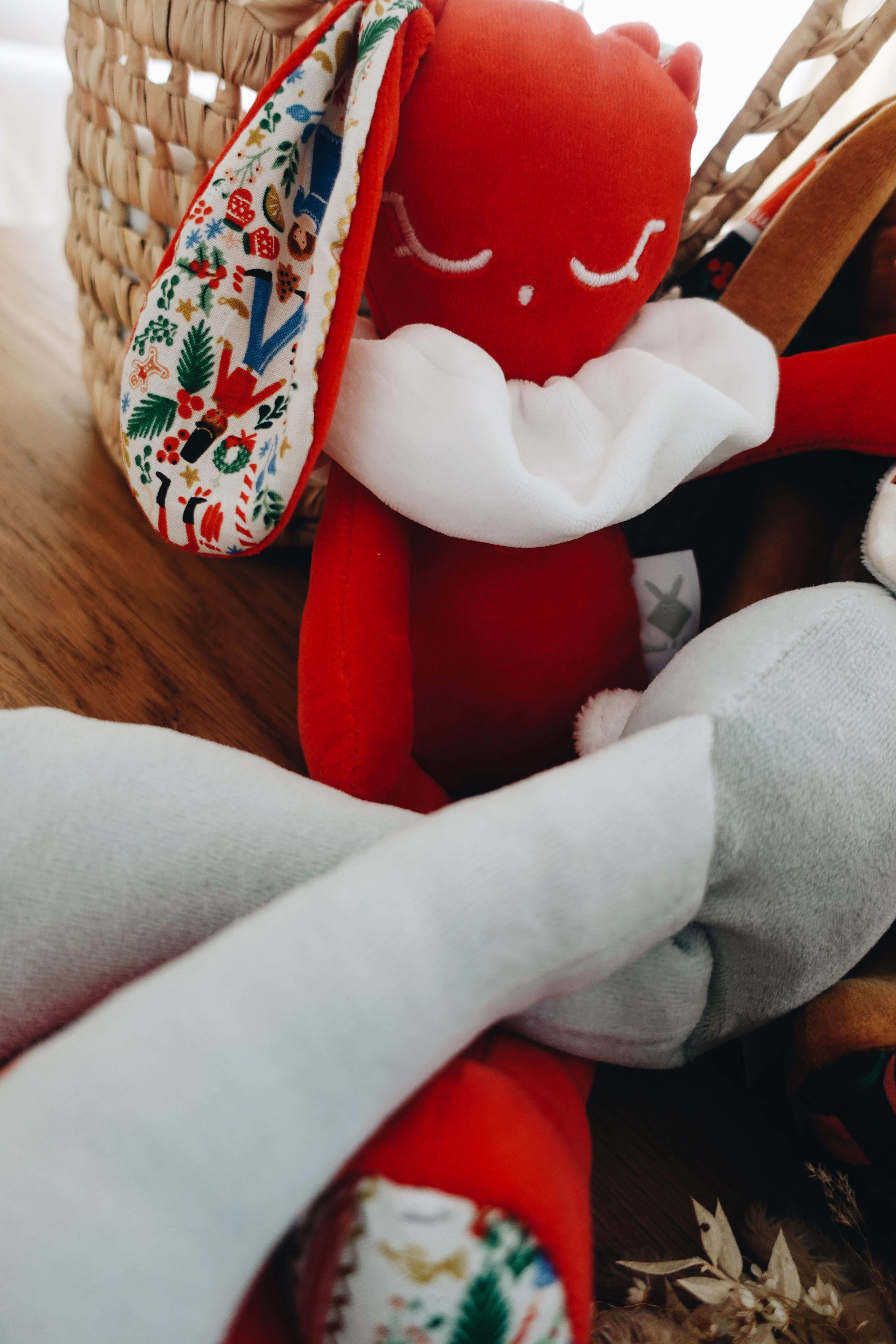 PROTOTYPE - Peluche - Deck the Halls