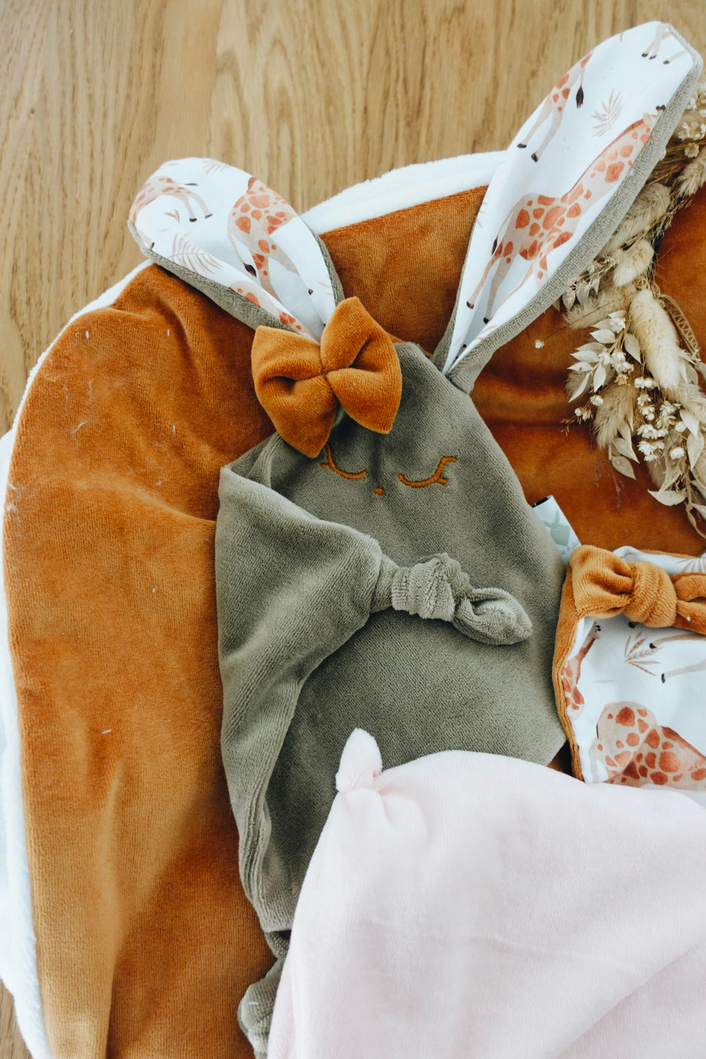 PROTOTYPE - Doudou Velours Mini Noeuds - Girafes