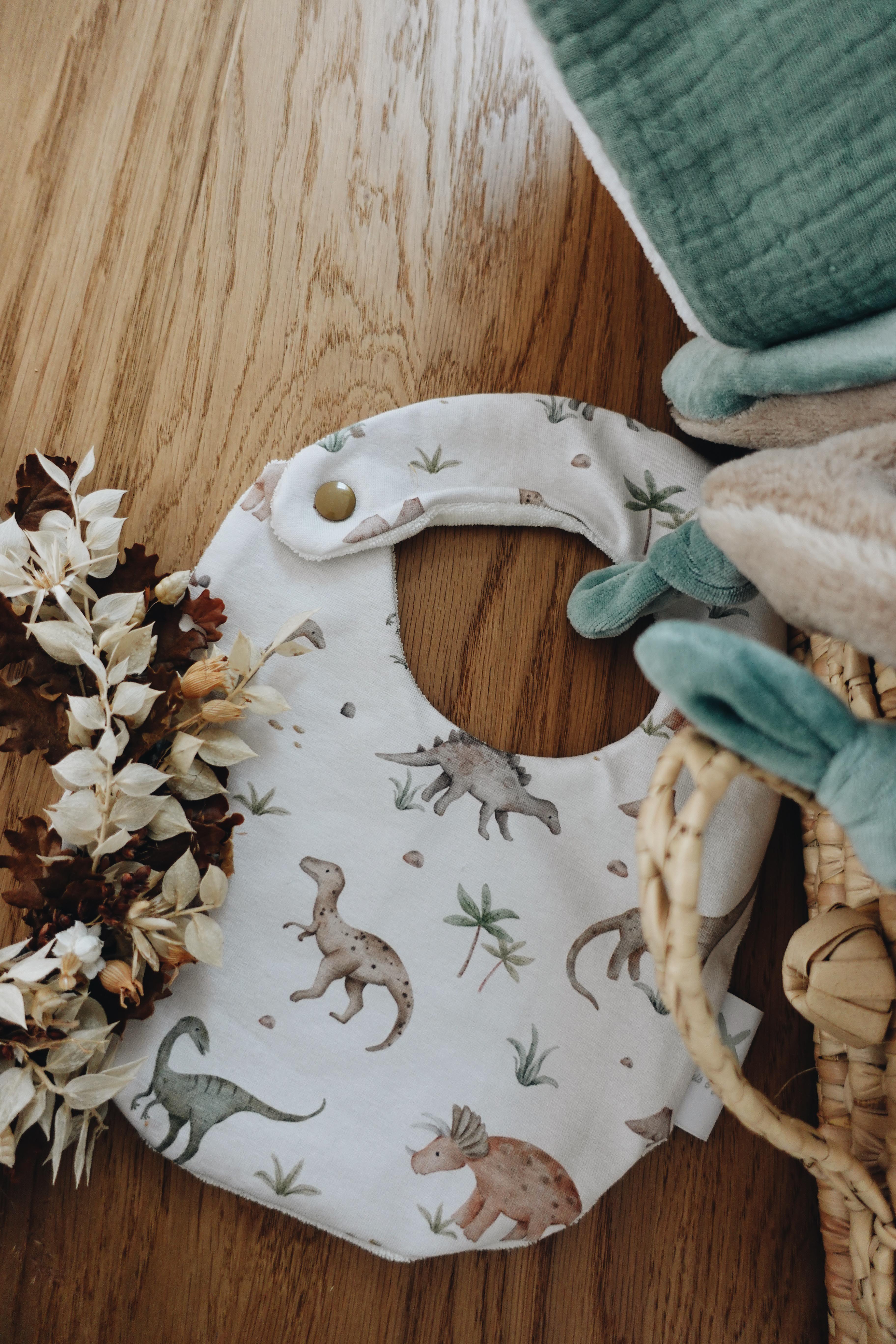 PROTOTYPE - Bavoir bébé - Dino Pastel