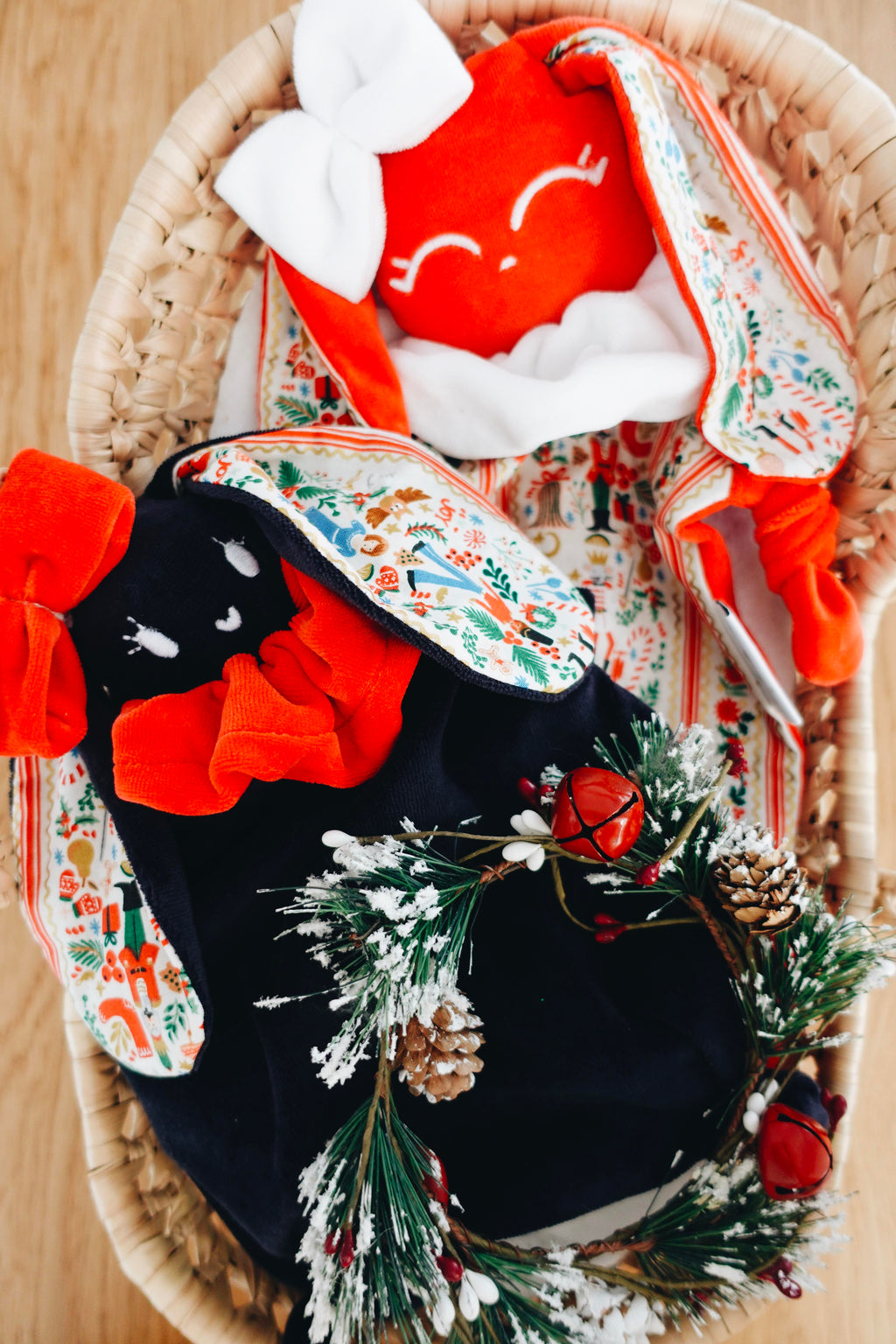 PROTOTYPE - Doudou Velours Chouchou - Deck the Halls