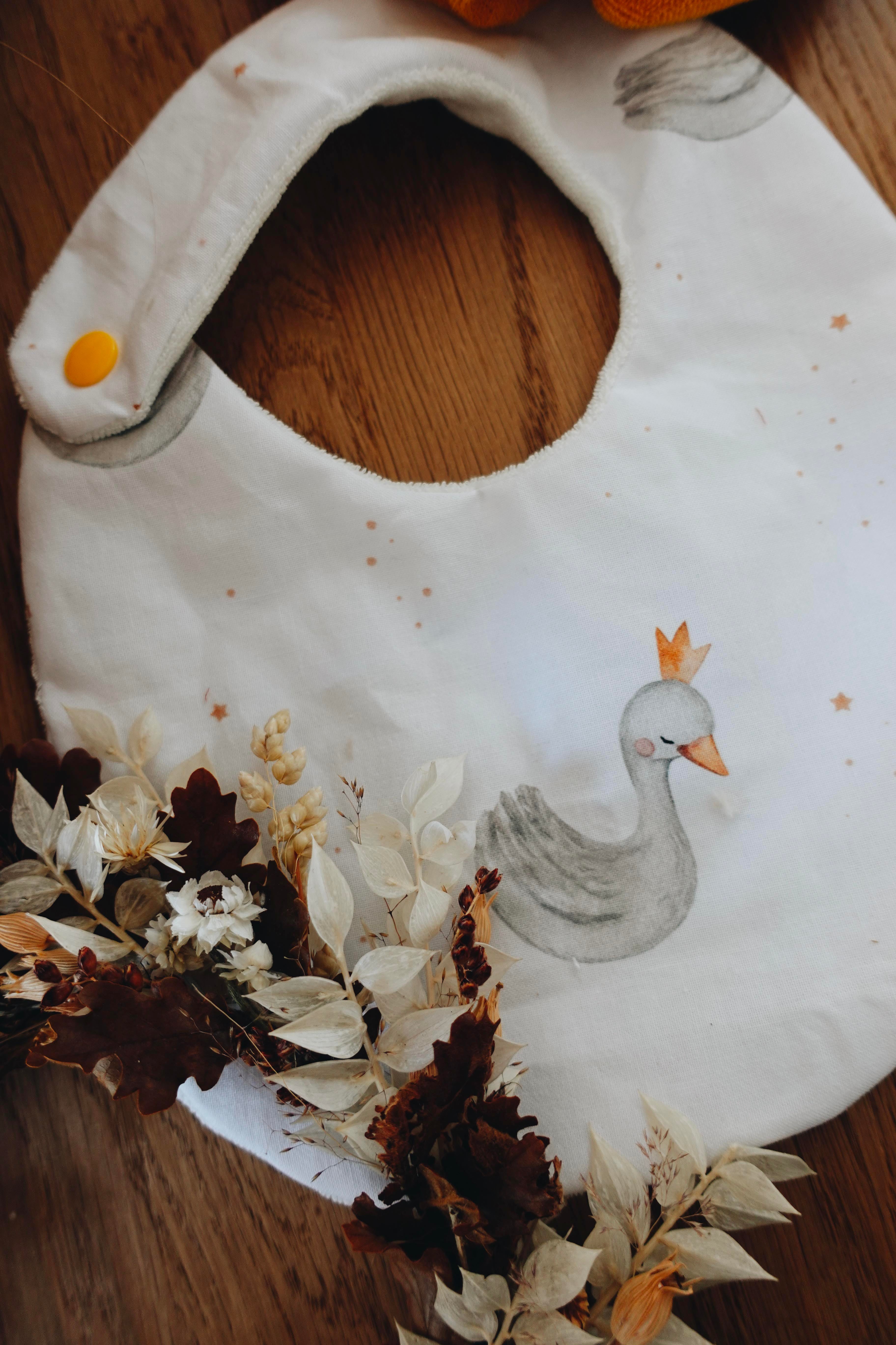 PROTOTYPE - Bavoir bébé - Cygne étoilé