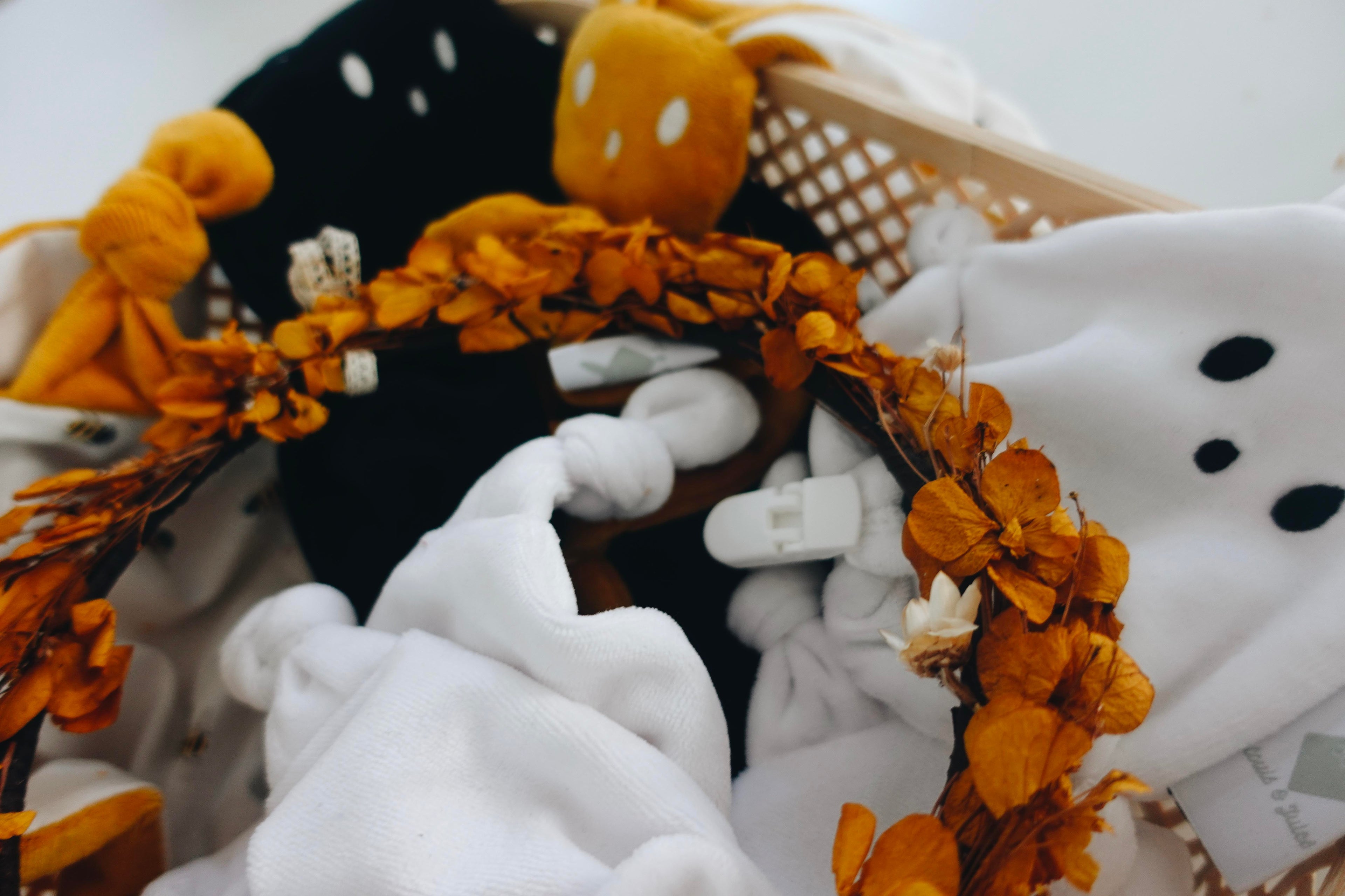 PROTOTYPE - Doudou Velours Classique Noeuds - Abeilles