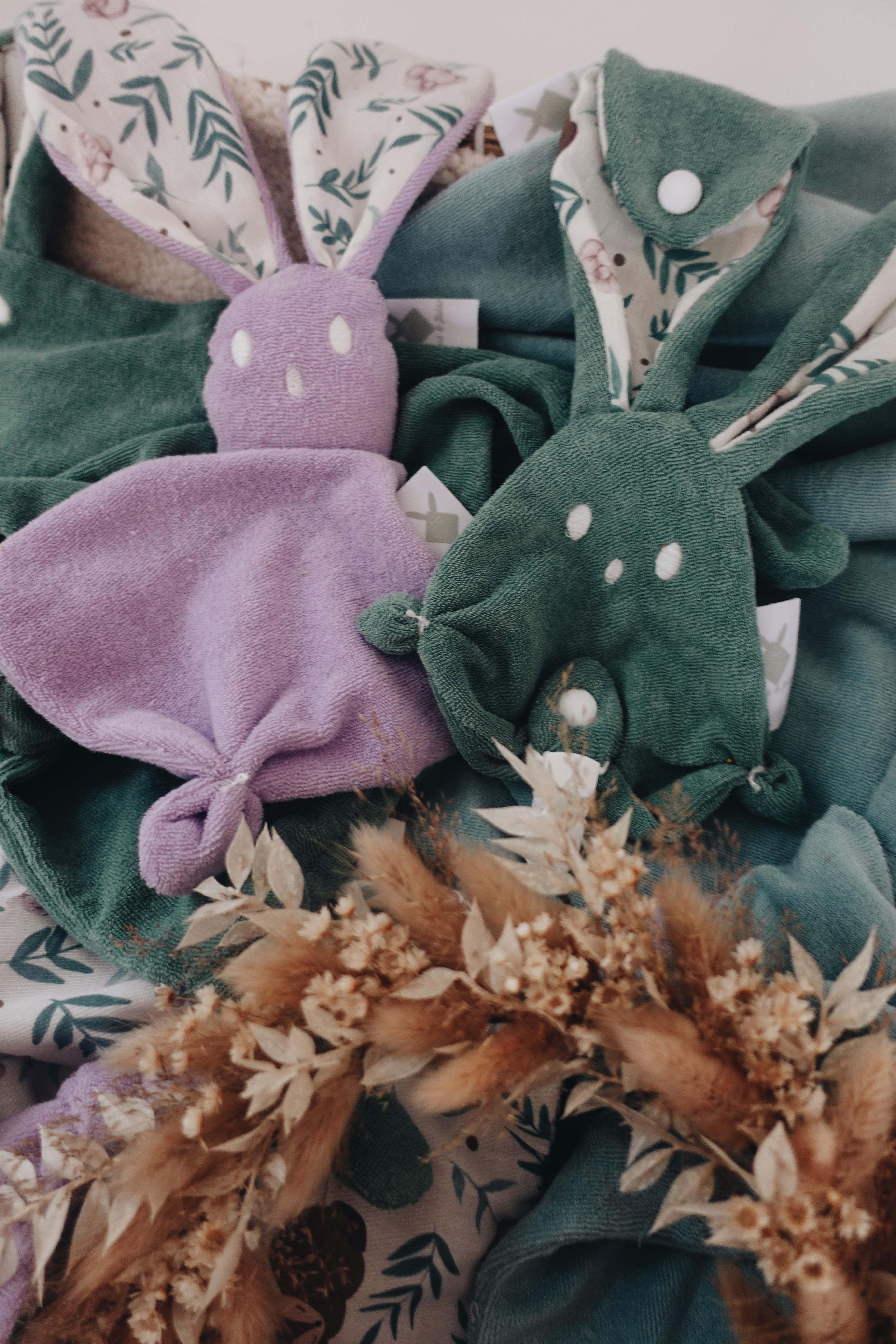 PROTOTYPE - Bébé Doudou Eponge - La Biche aux Pivoines