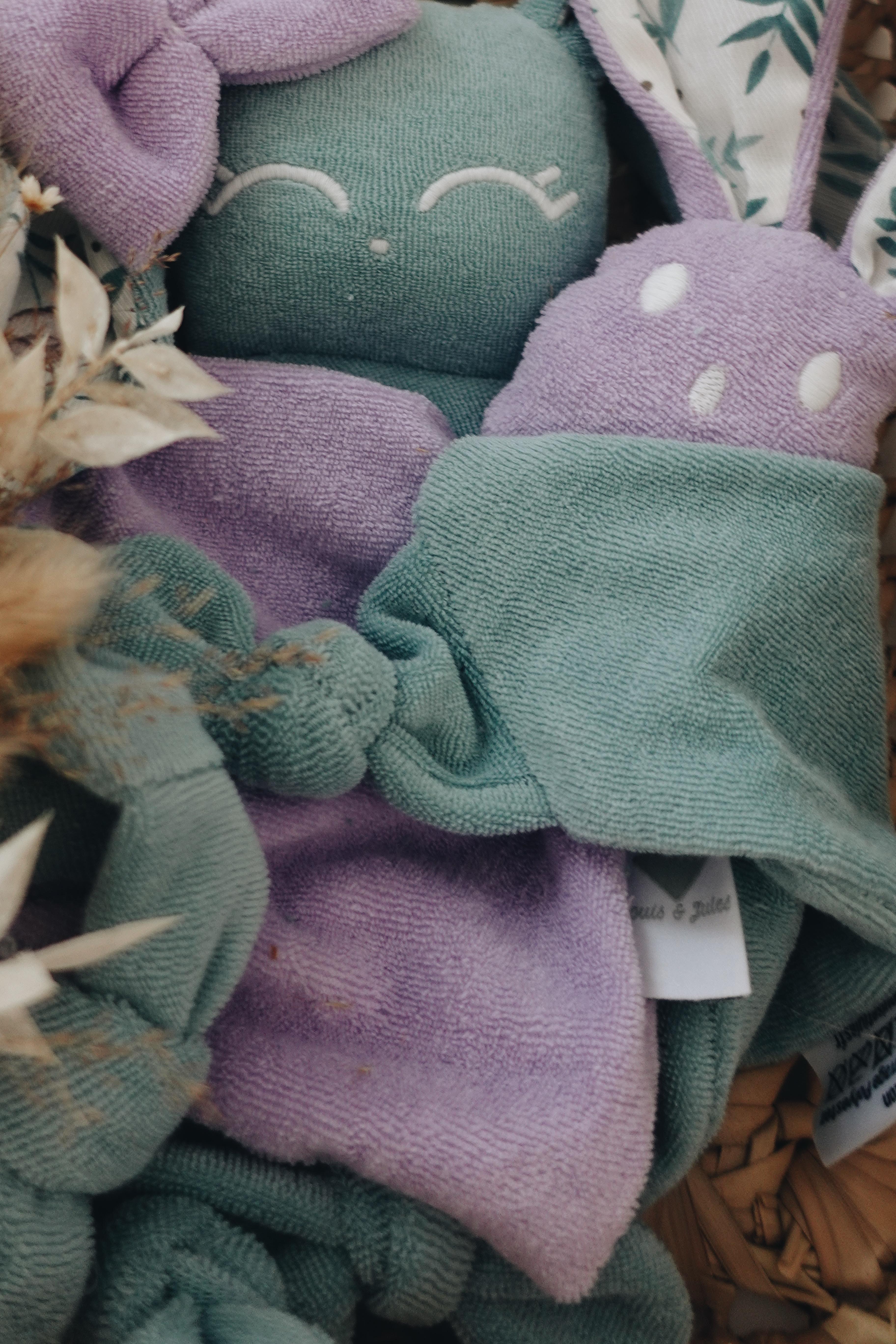 PROTOTYPE - Bébé Doudou Eponge - La Biche aux Pivoines