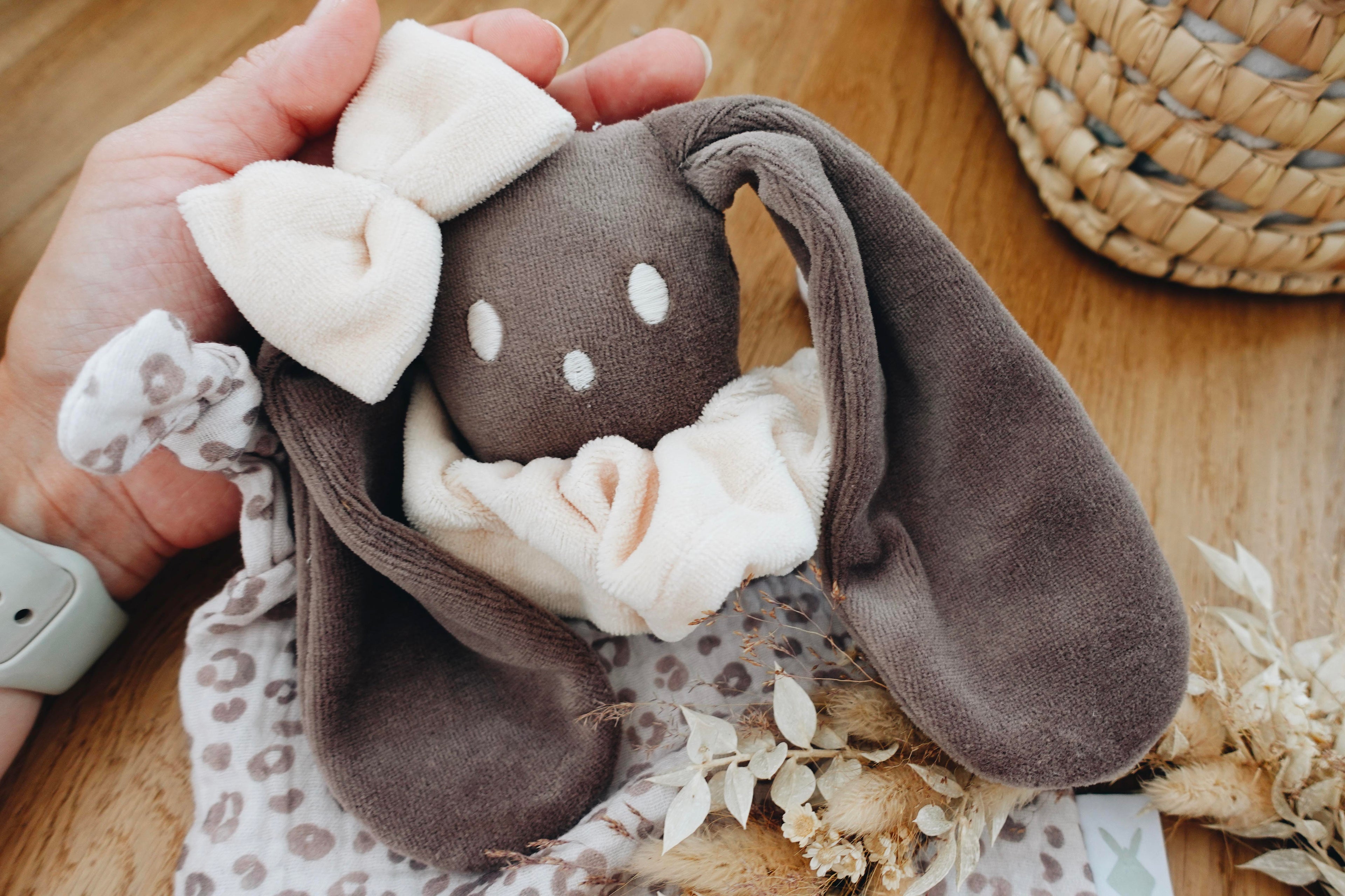 PROTOTYPE - Doudou Mousseline Leo Baby
