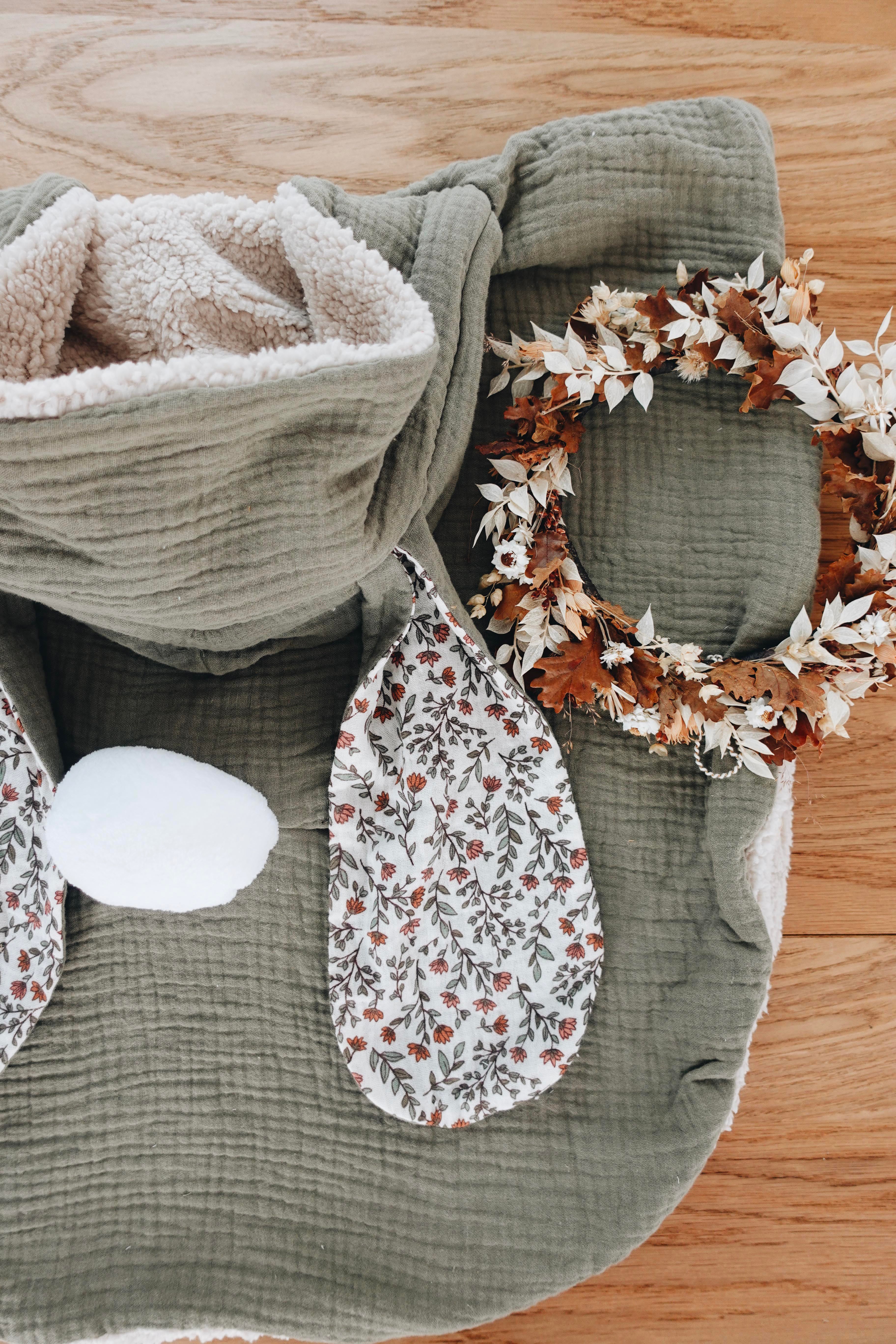 PROTOTYPE - Poncho - Terracotta Petals