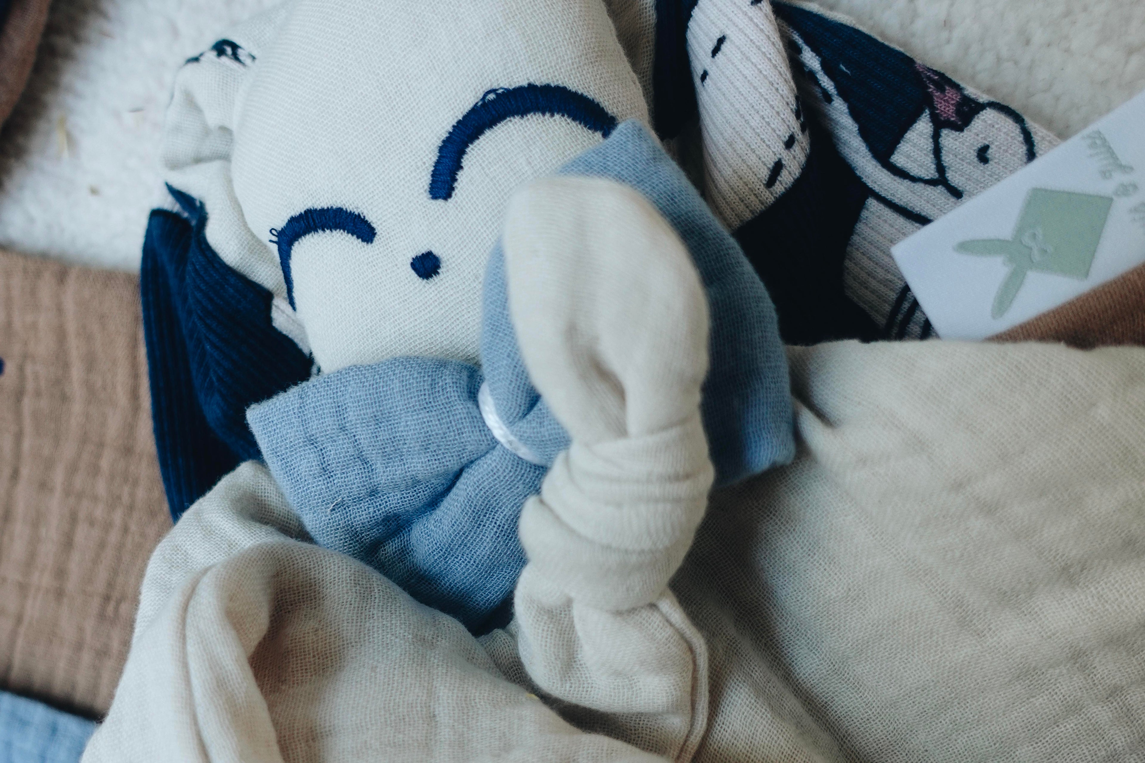 Doudou Lange Câlin Noeuds - Blue Swan