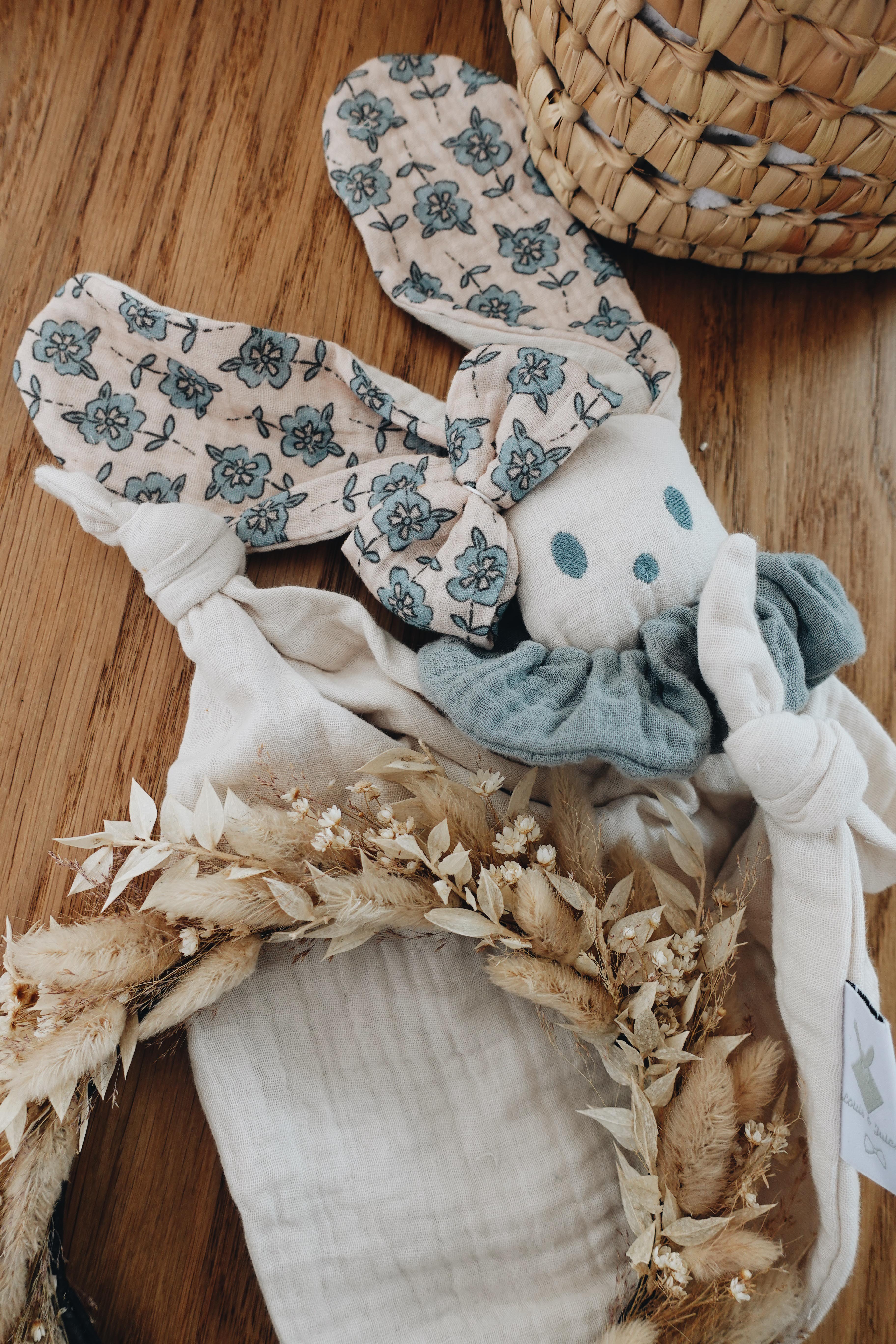 PROTOTYPE - Doudou lange Gaufrette - Turquoise Petals