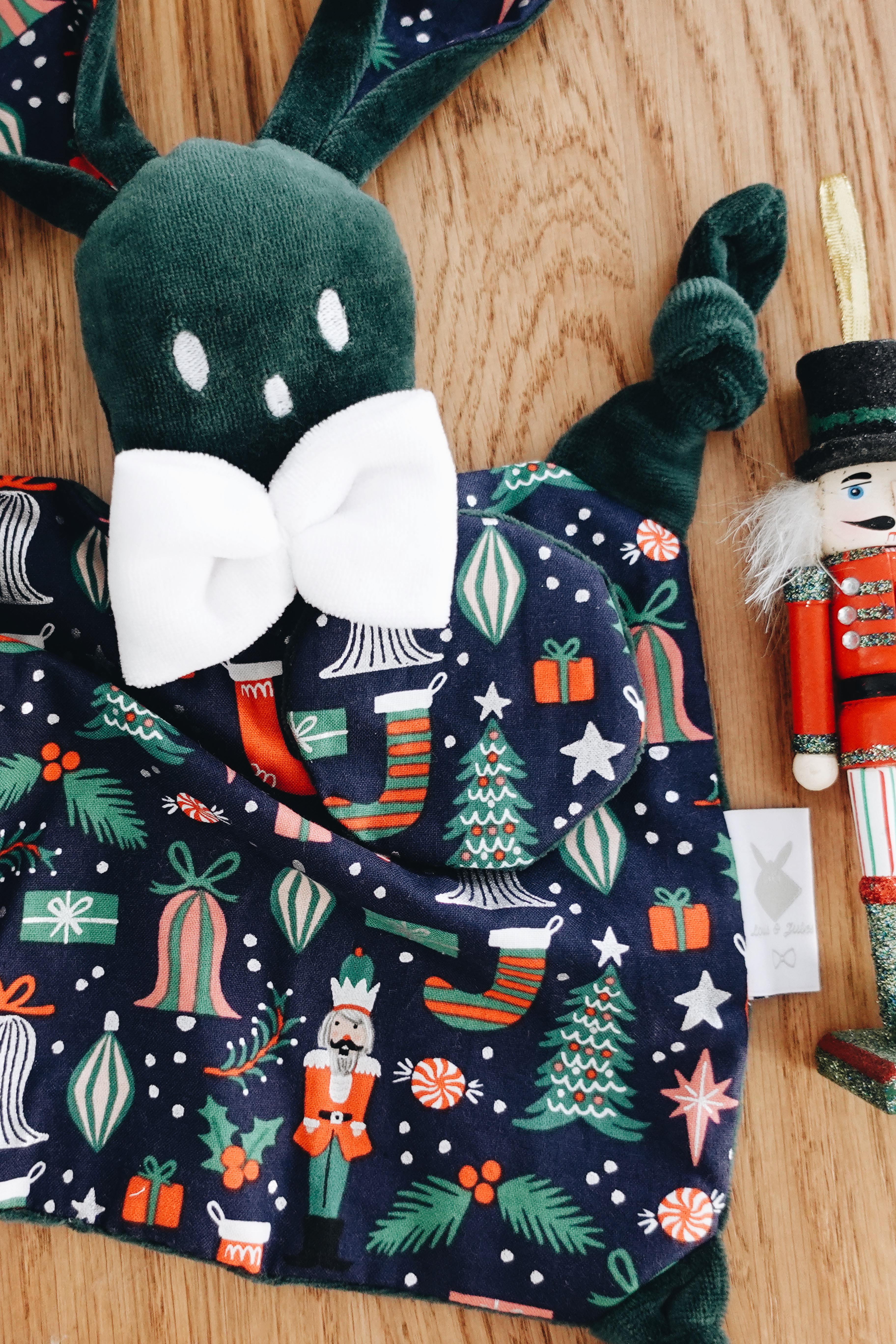 PROTOTYPE - Doudou Velours Chouchou - Jolly Nutcracker