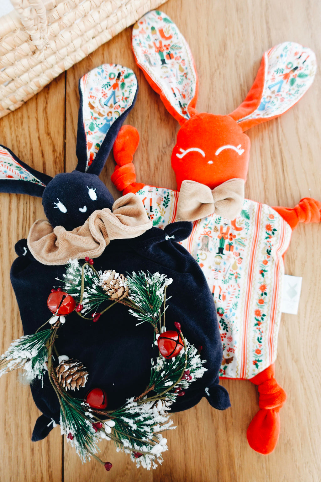 PROTOTYPE - Doudou Velours Chouchou - Deck the Halls