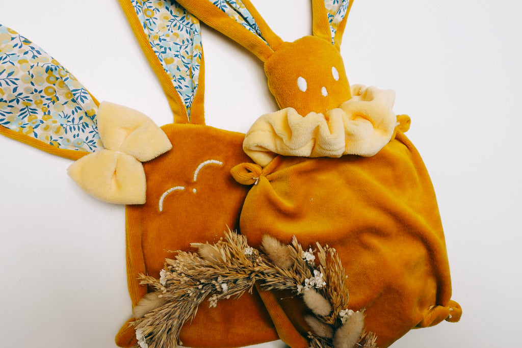 Doudou Velours Mini - Wiltshire Sunshine