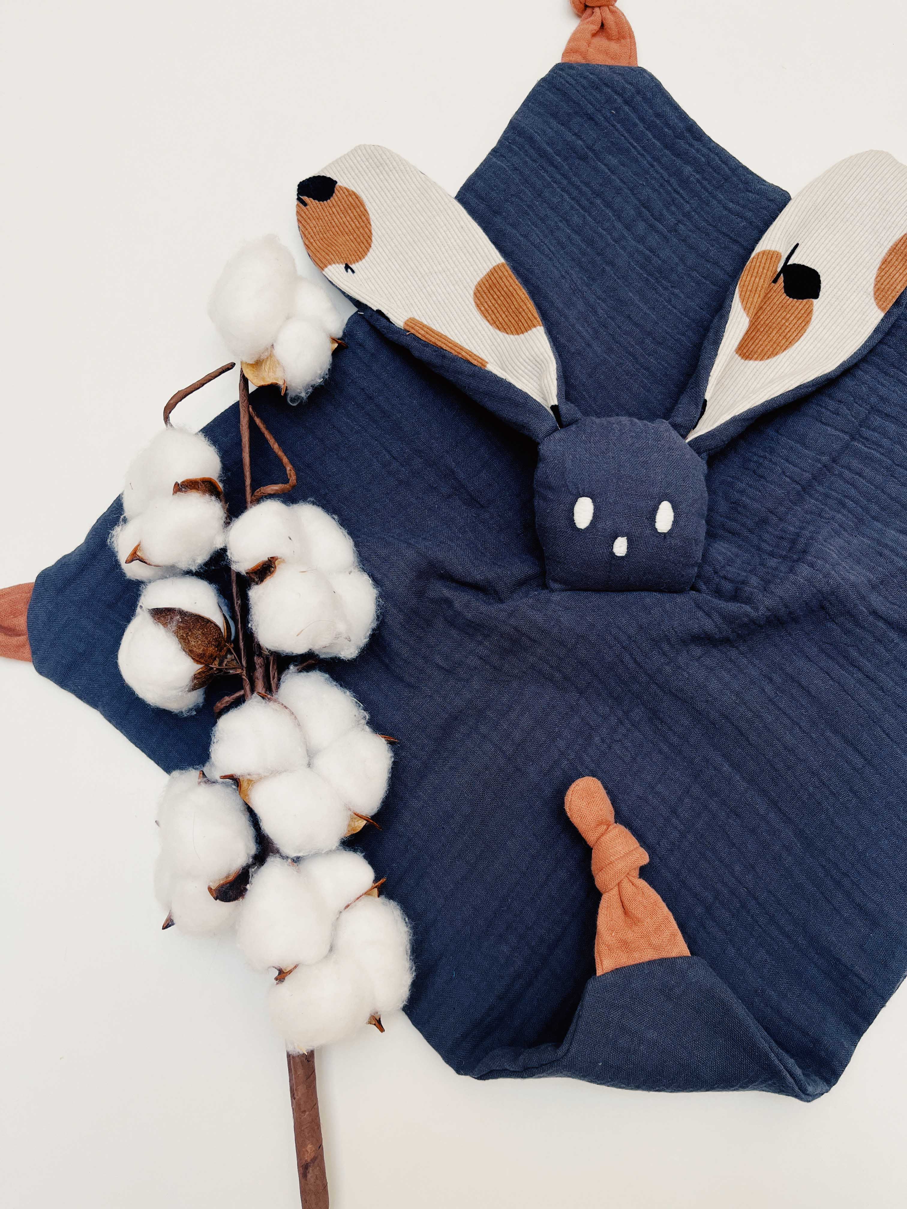 Doudou Lange Câlin avec noeuds - Apple