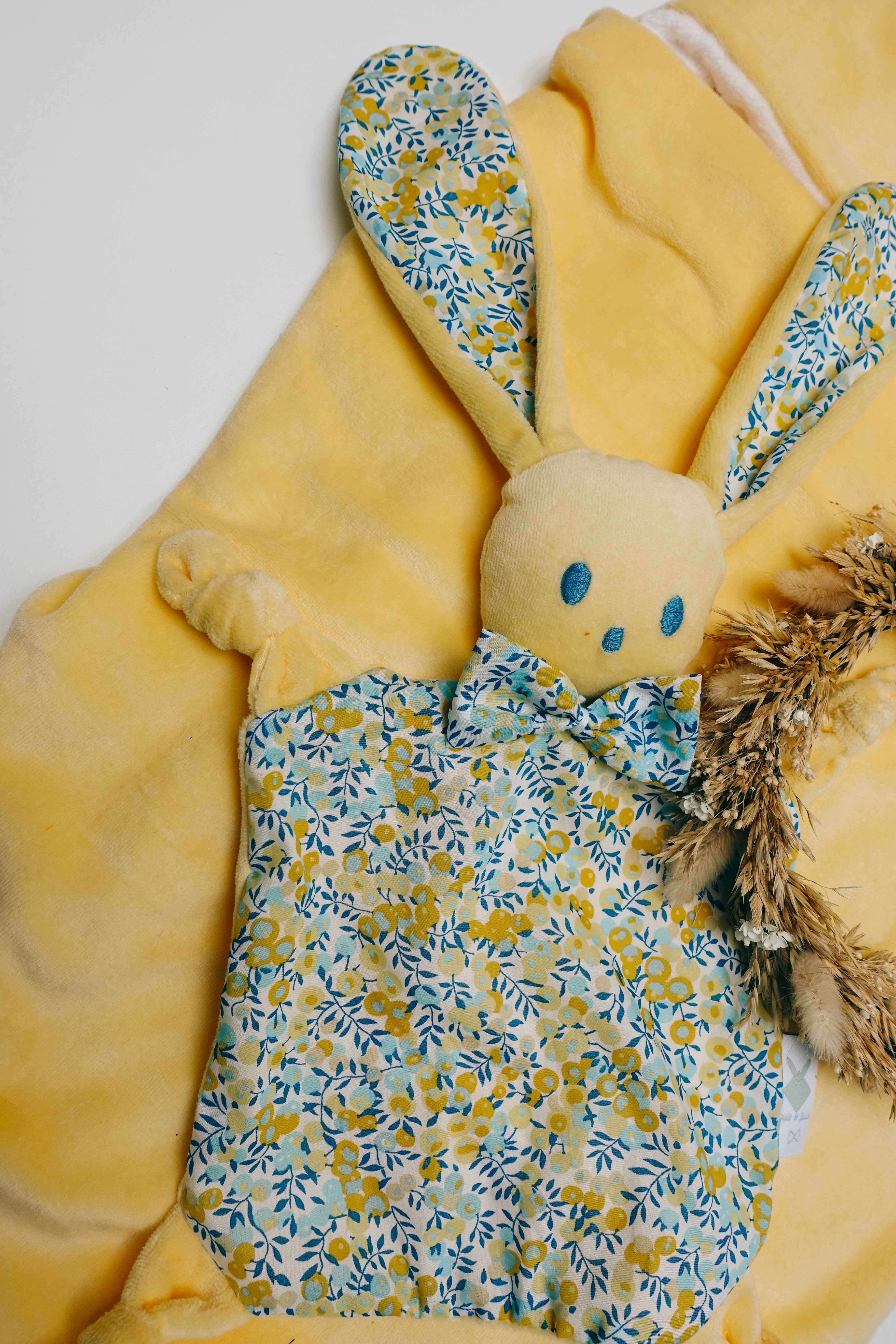 Doudou Velours Chouchou – Wiltshire Sunshine