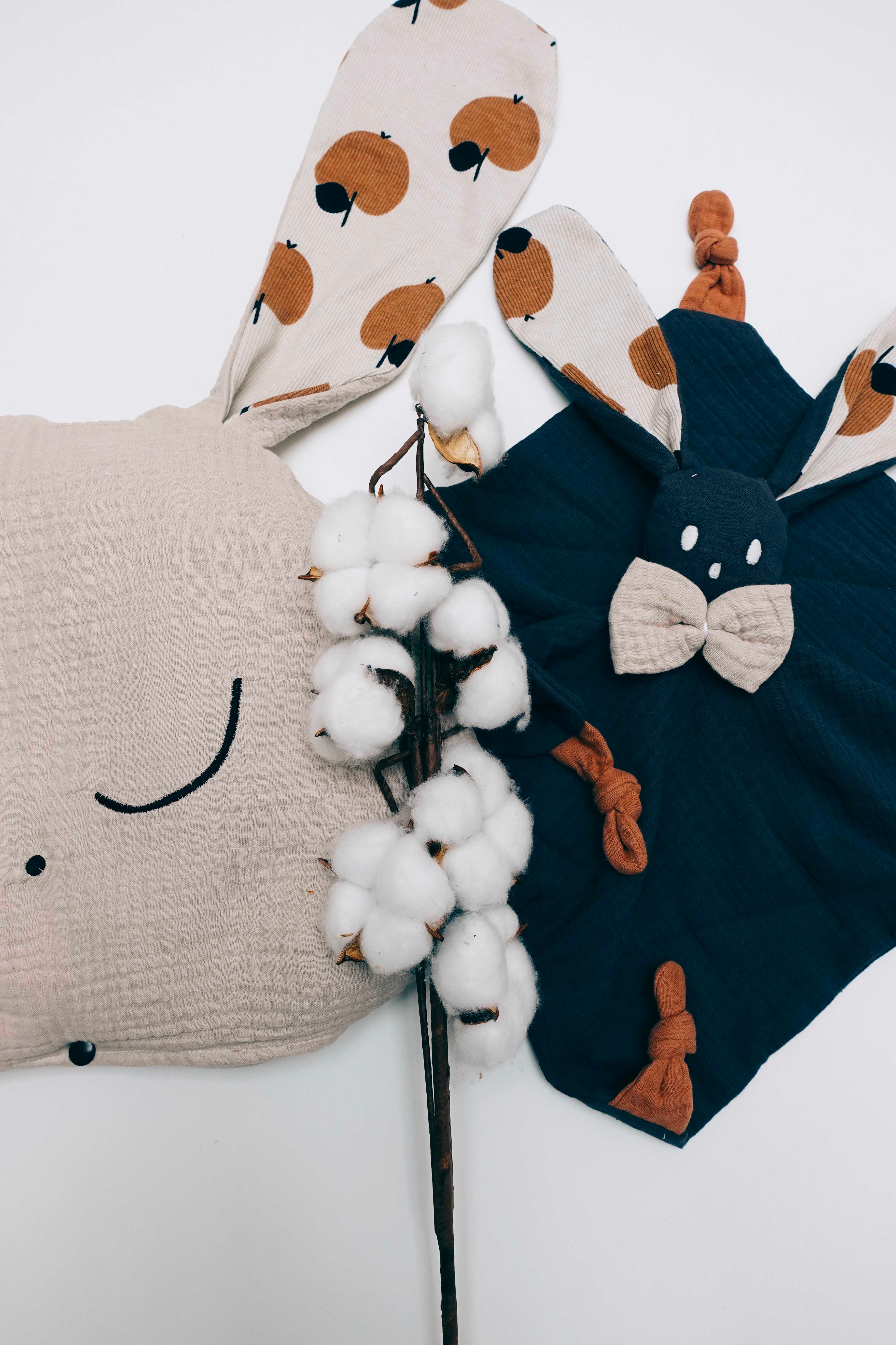 Doudou Lange Câlin avec noeuds - Apple