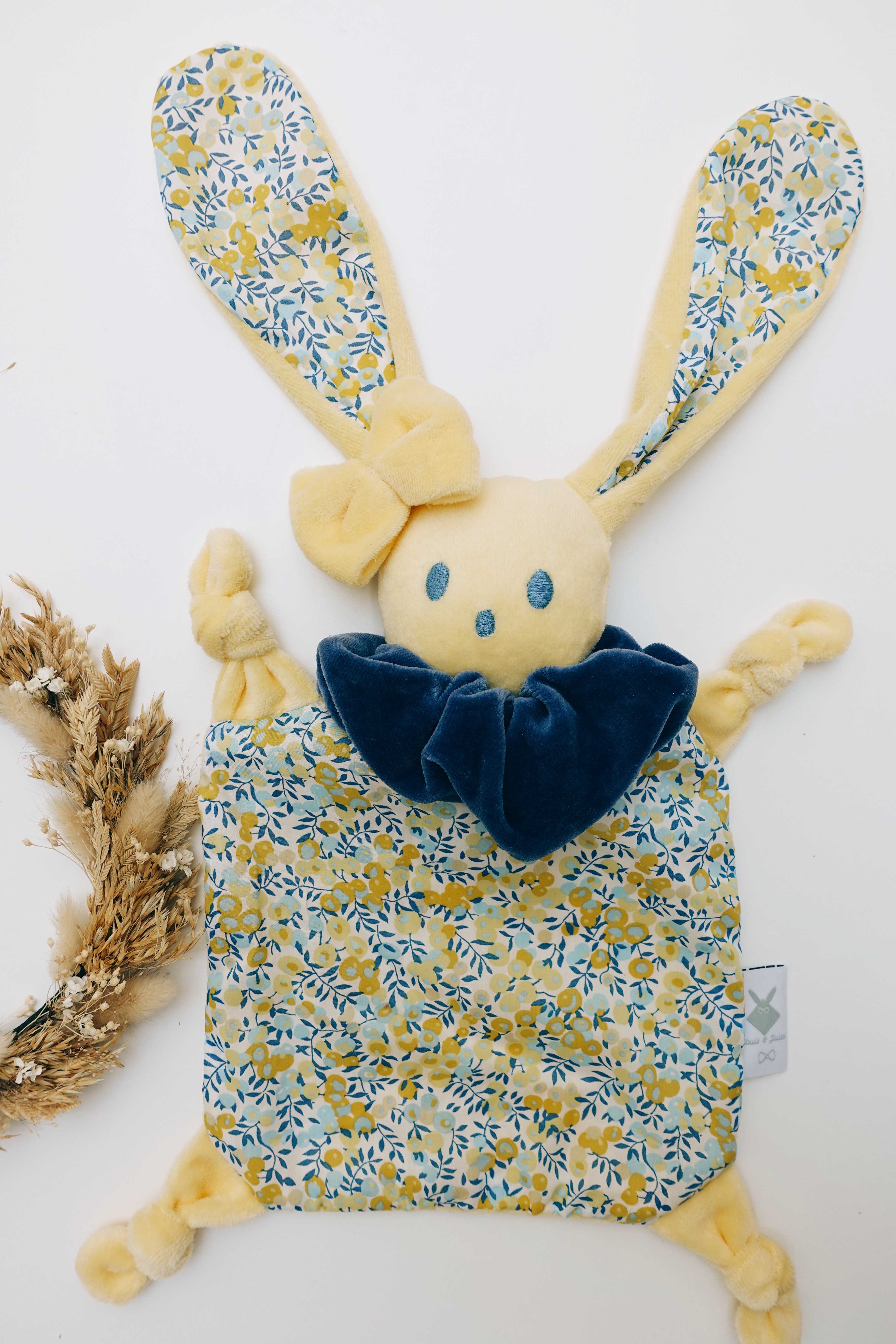 Doudou Velours Chouchou – Wiltshire Sunshine